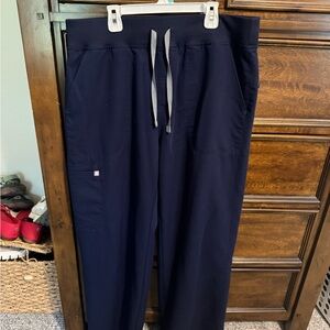 Women’s figs scrub bottoms